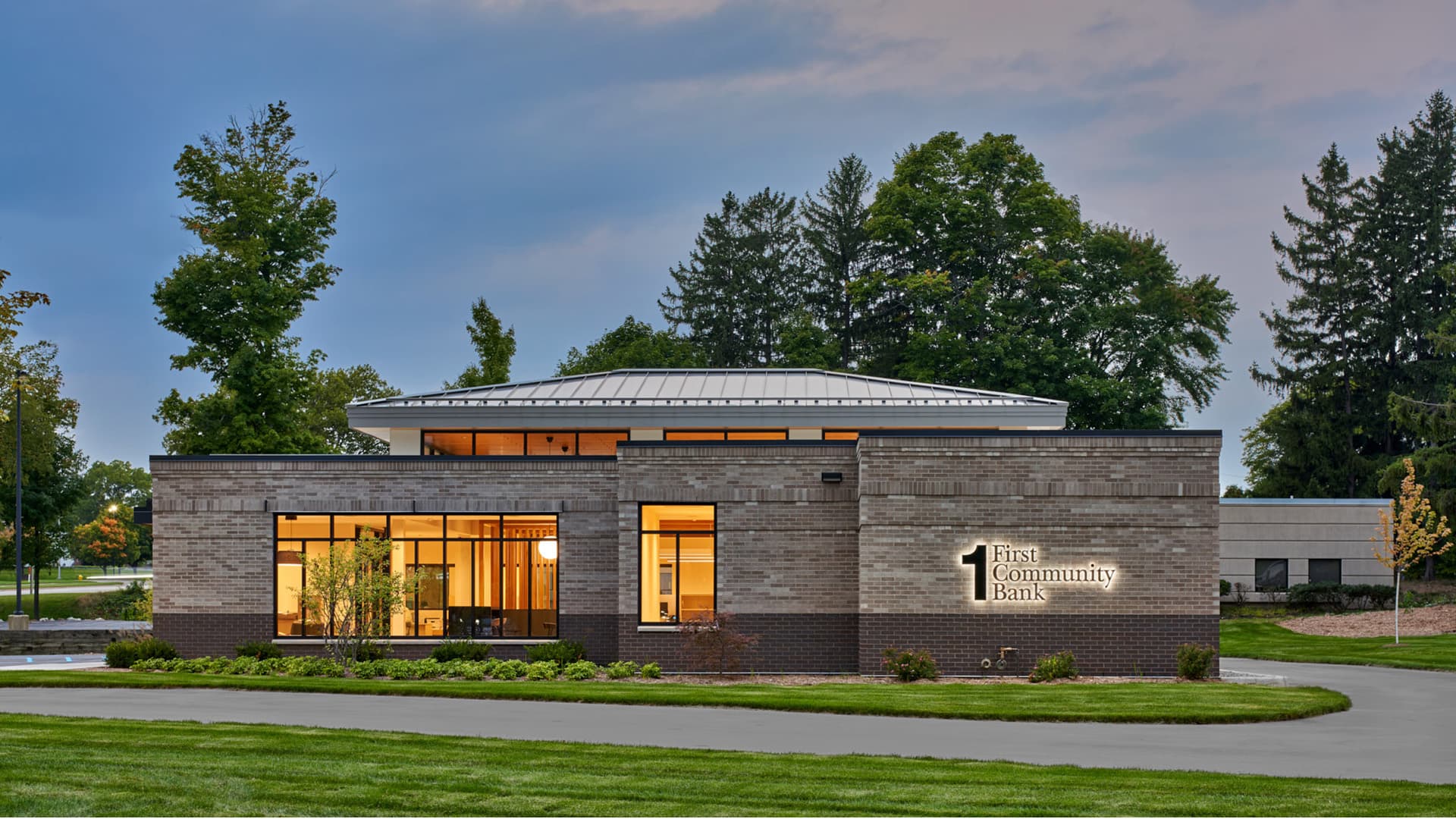 First community Bank Exterior