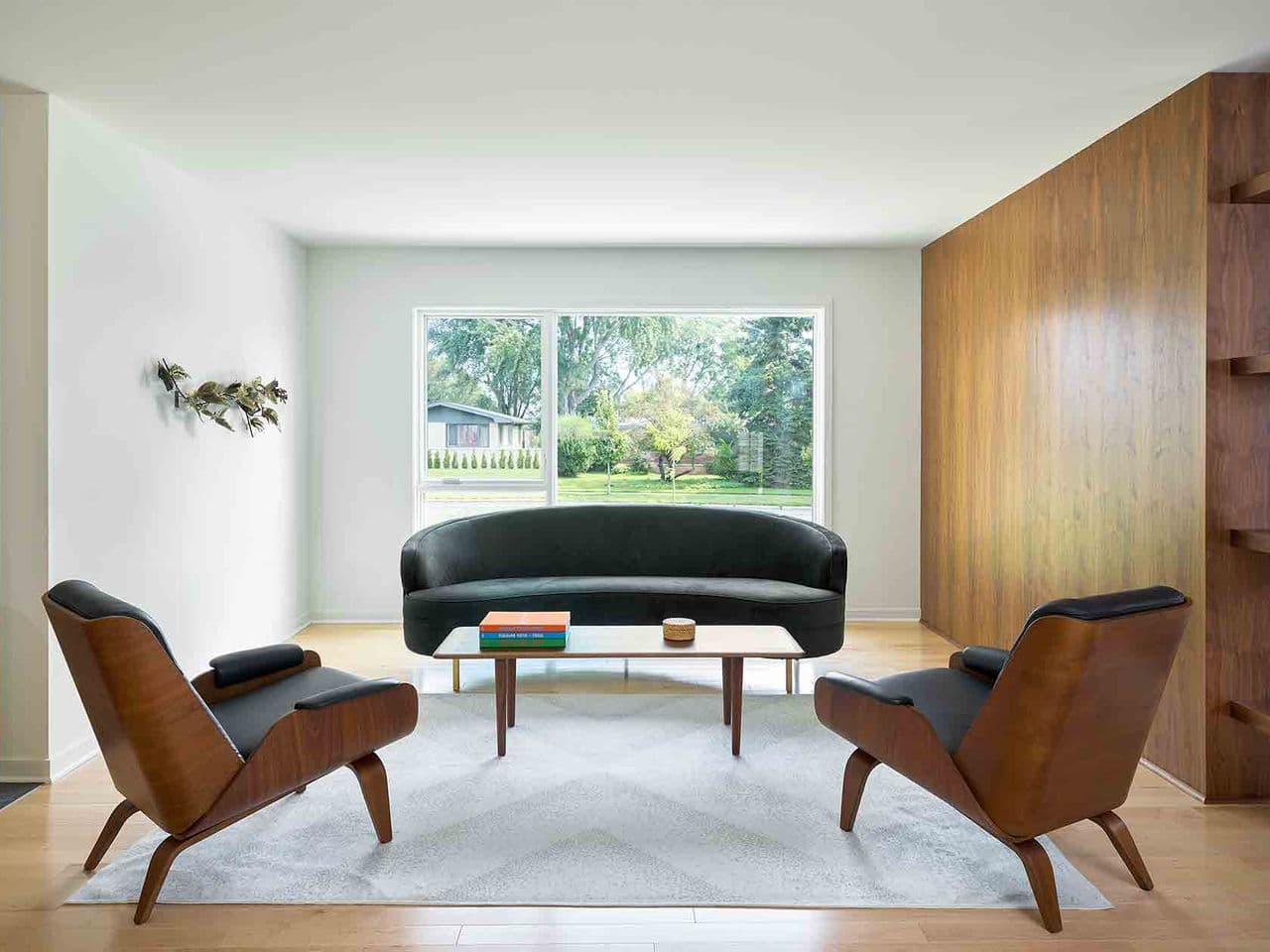 Gladys Mid-Century interior