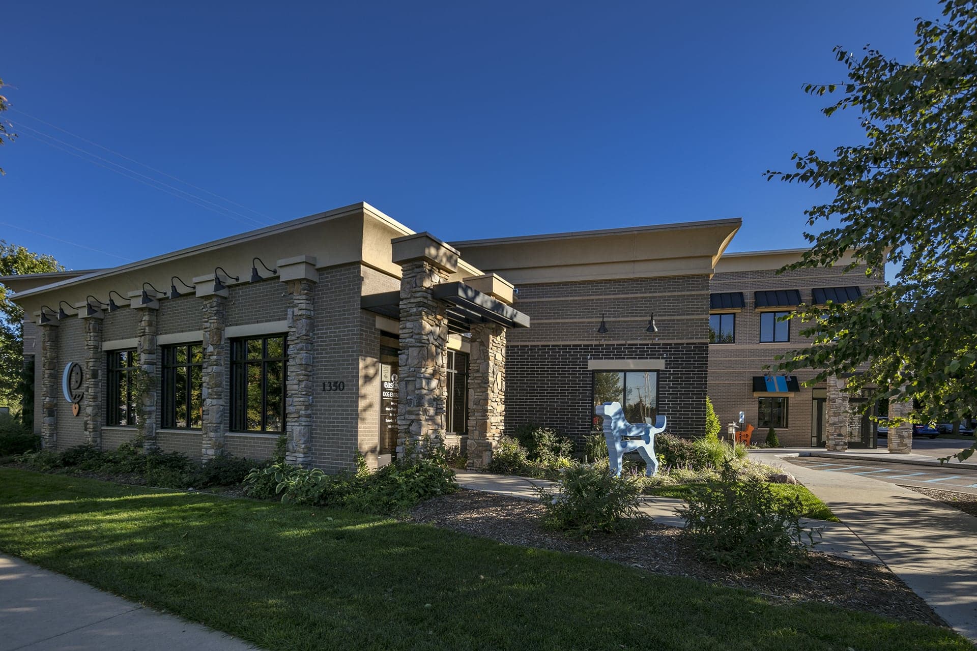 Eastown Veterinary Clinic Architecture