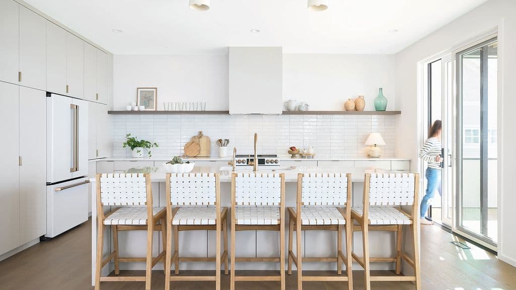 Lake Michigan Beach House kitchen